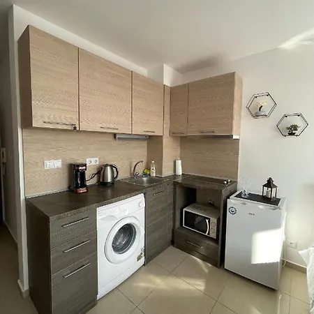 Admiral Plaza Aparthotel