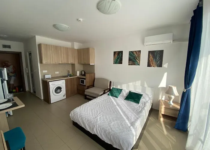 Admiral Plaza Apart-hotel 3*