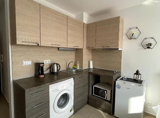 Admiral Plaza Apart-hotel